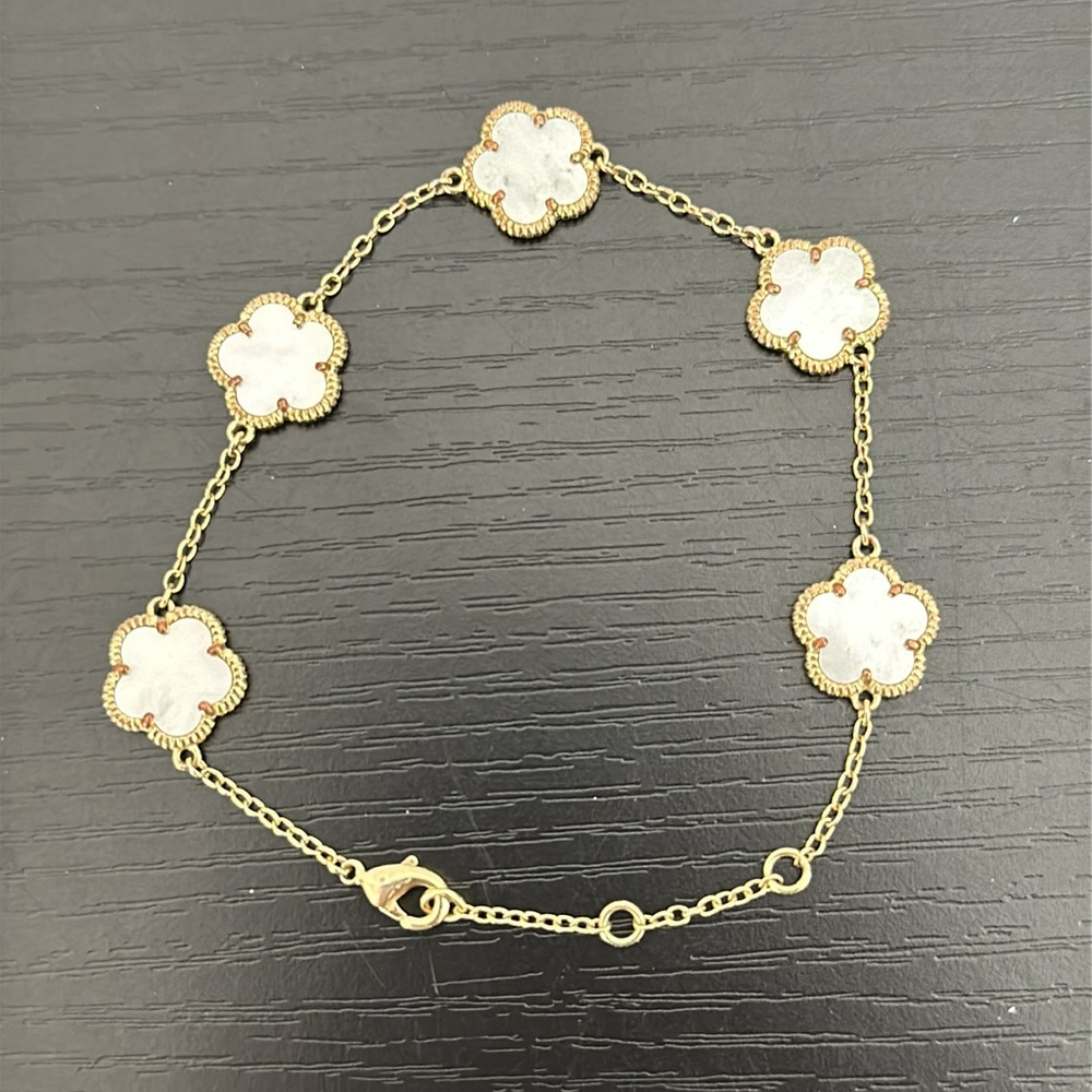 Five Mother Of Pearl Clover Set In Goldtone Adjustable Bracelet
